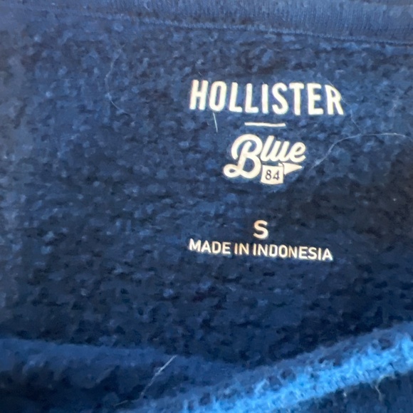 Hollister Women’s Notre Dame navy sweatshirt small - Picture 2 of 2